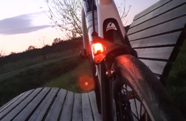 چراغ ترمز دوچرخه